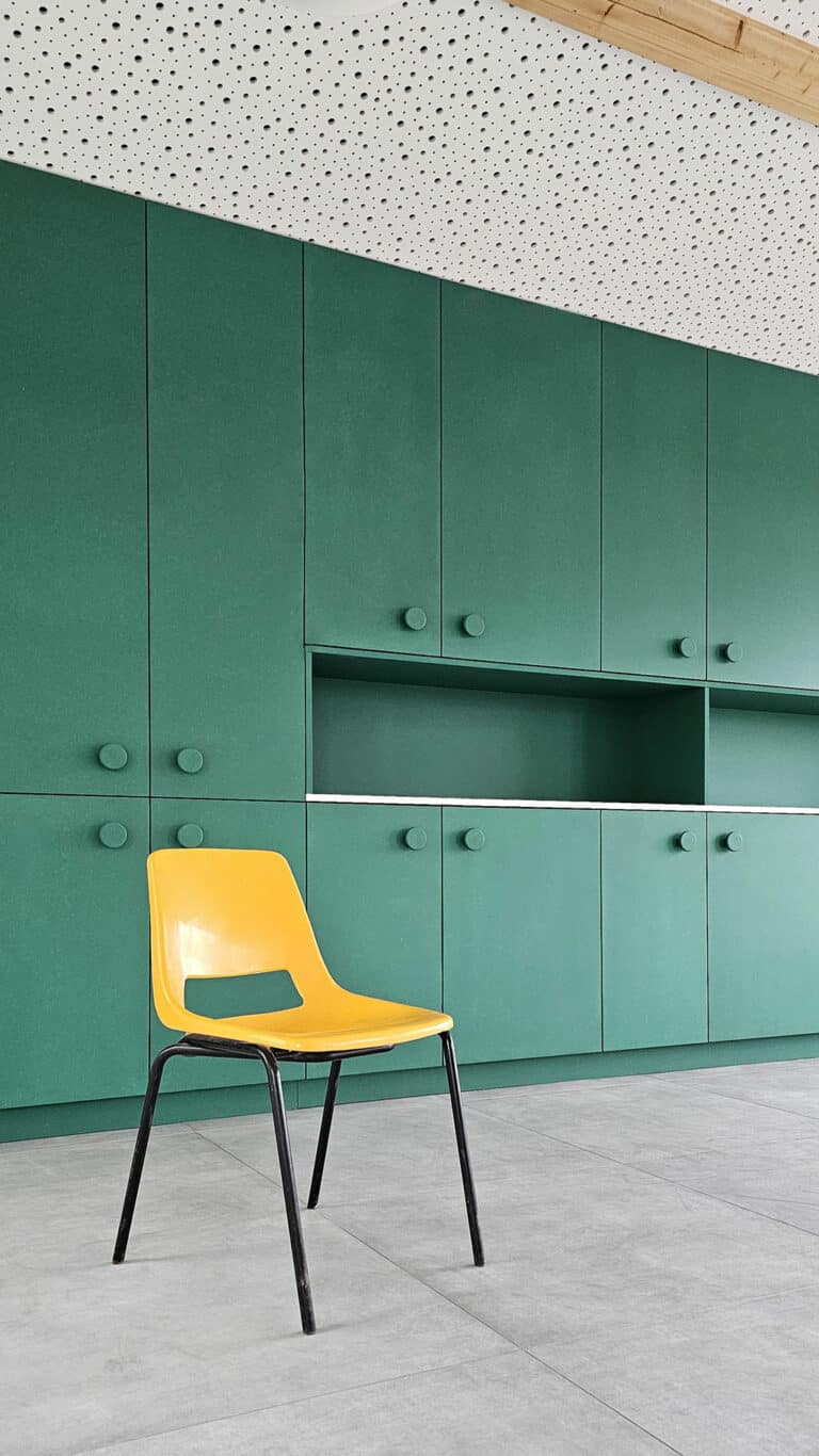 meuble cantine scolaire sur mesure, réalisations, bois, contactez